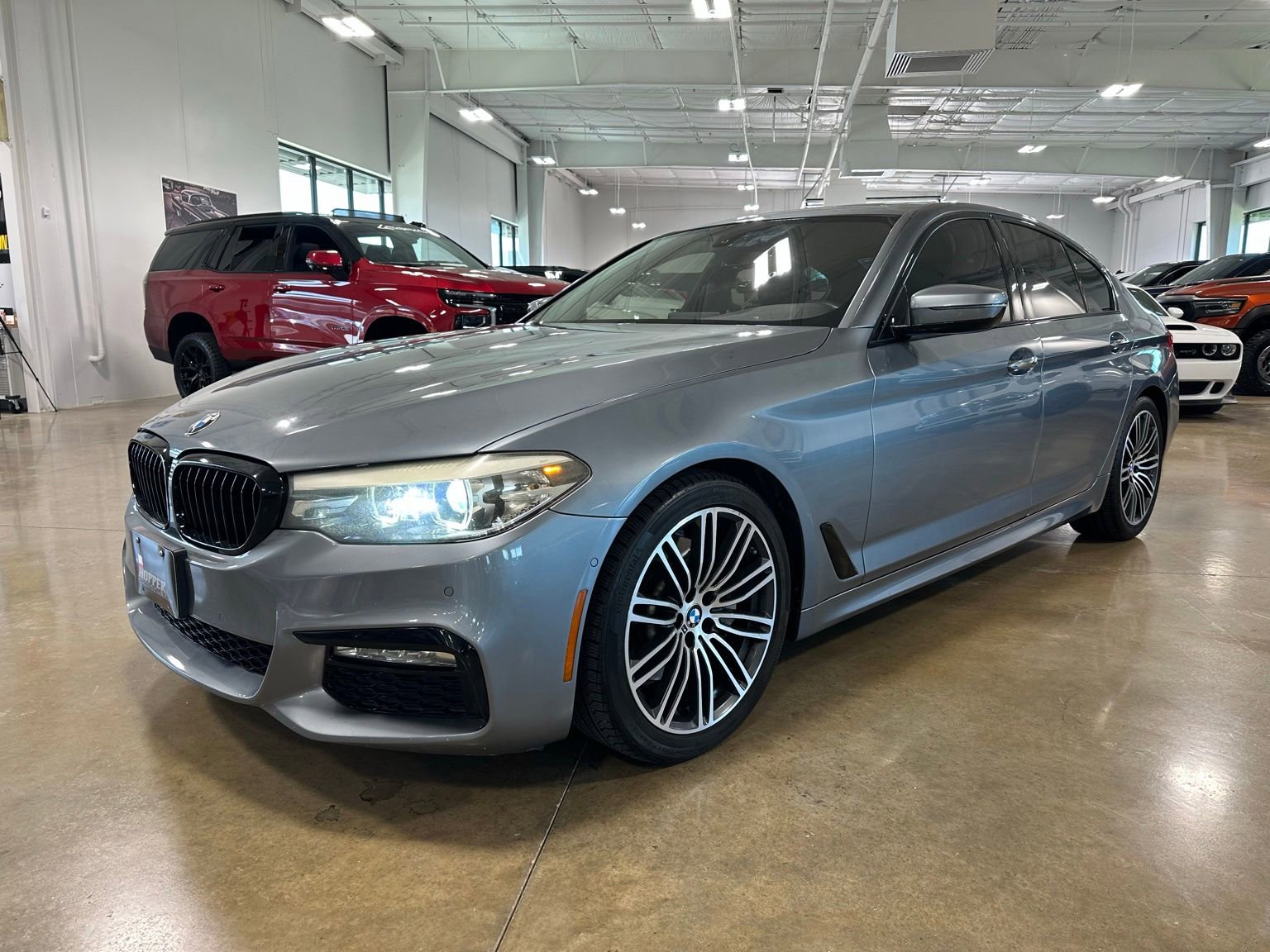 Used 2018 BMW 530i w/ M Sport Package RWD image 3