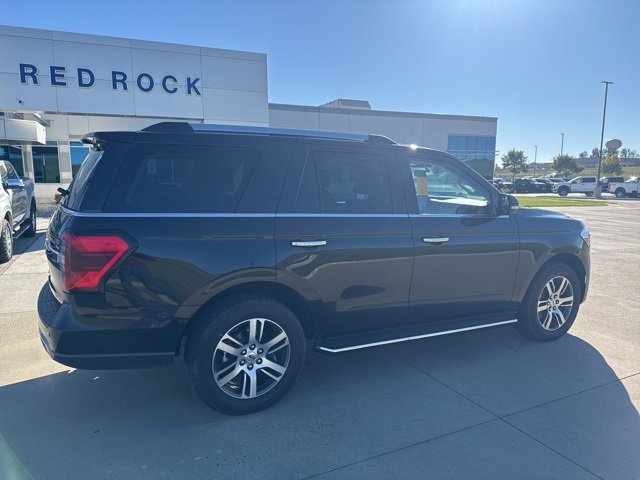 Used 2023 Ford Expedition Limited image 3