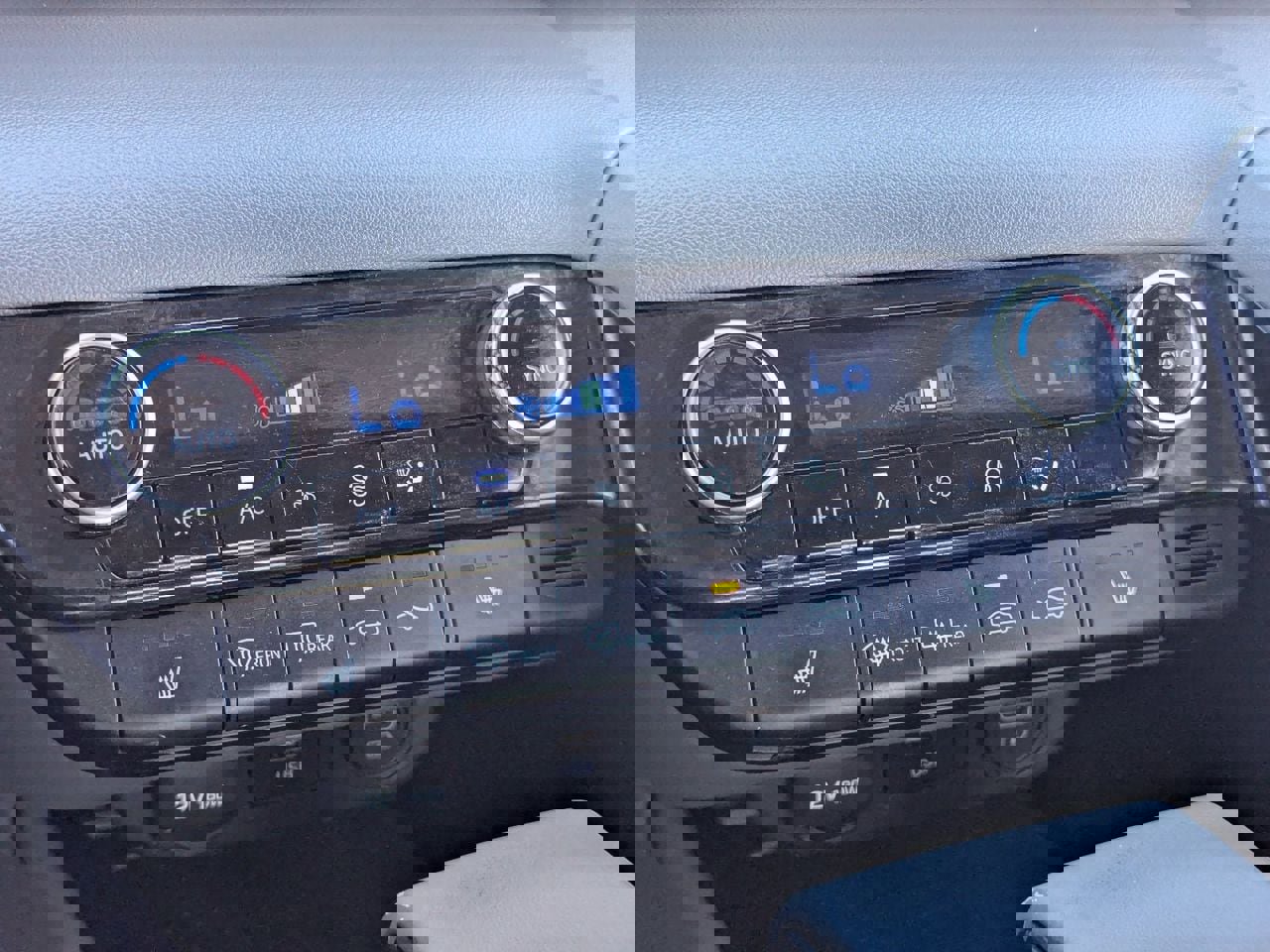 Used 2021 Hyundai Elantra SEL w/ Convenience Package image 24