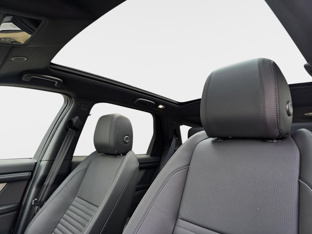 New 2026 Land Rover Discovery Sport Landmark AWD/4WD image 29