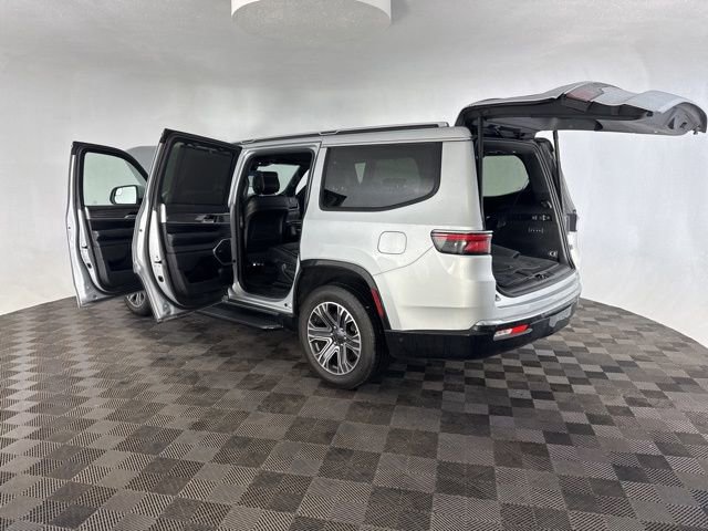 Used 2022 Jeep Wagoneer Series III w/ Convenience Group I image 19