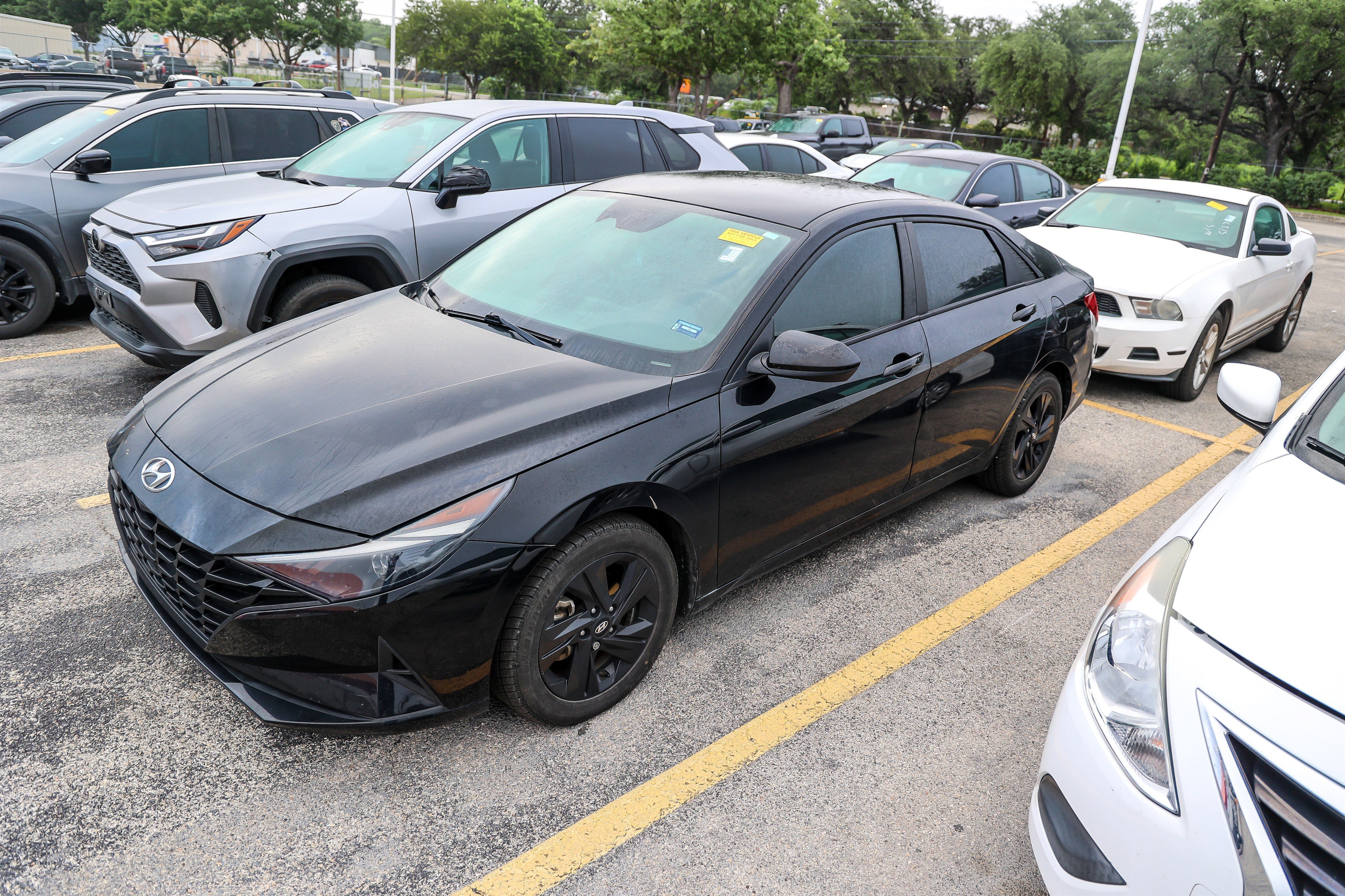Used 2023 Hyundai Elantra Blue FWD image 3
