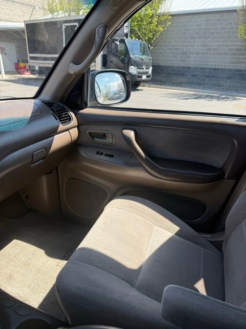 Used 2002 Toyota Sequoia SR5 RWD image 27