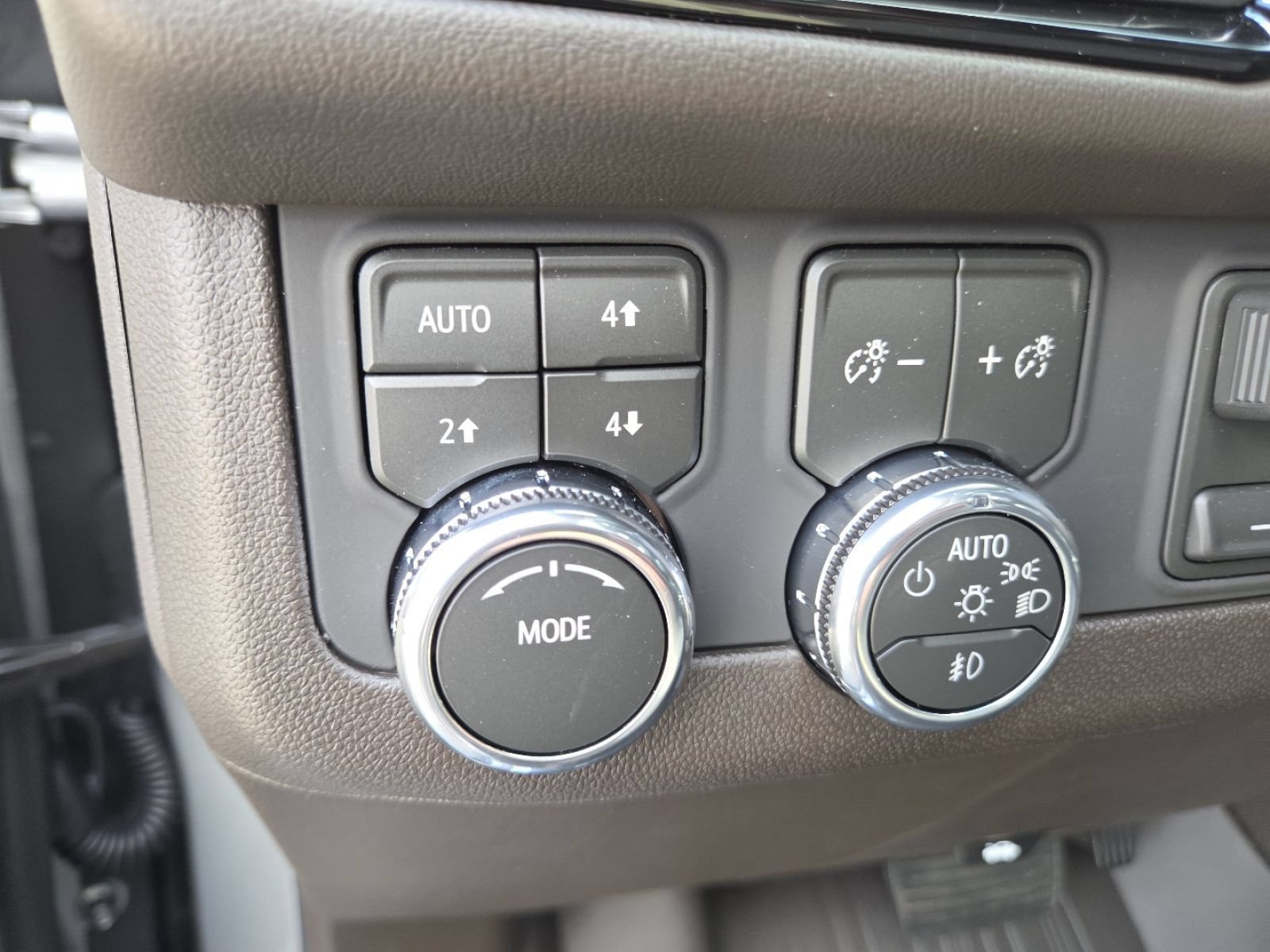 New 2026 GMC Yukon XL Elevation w/ Elevation Premium Package AWD/4WD image 6