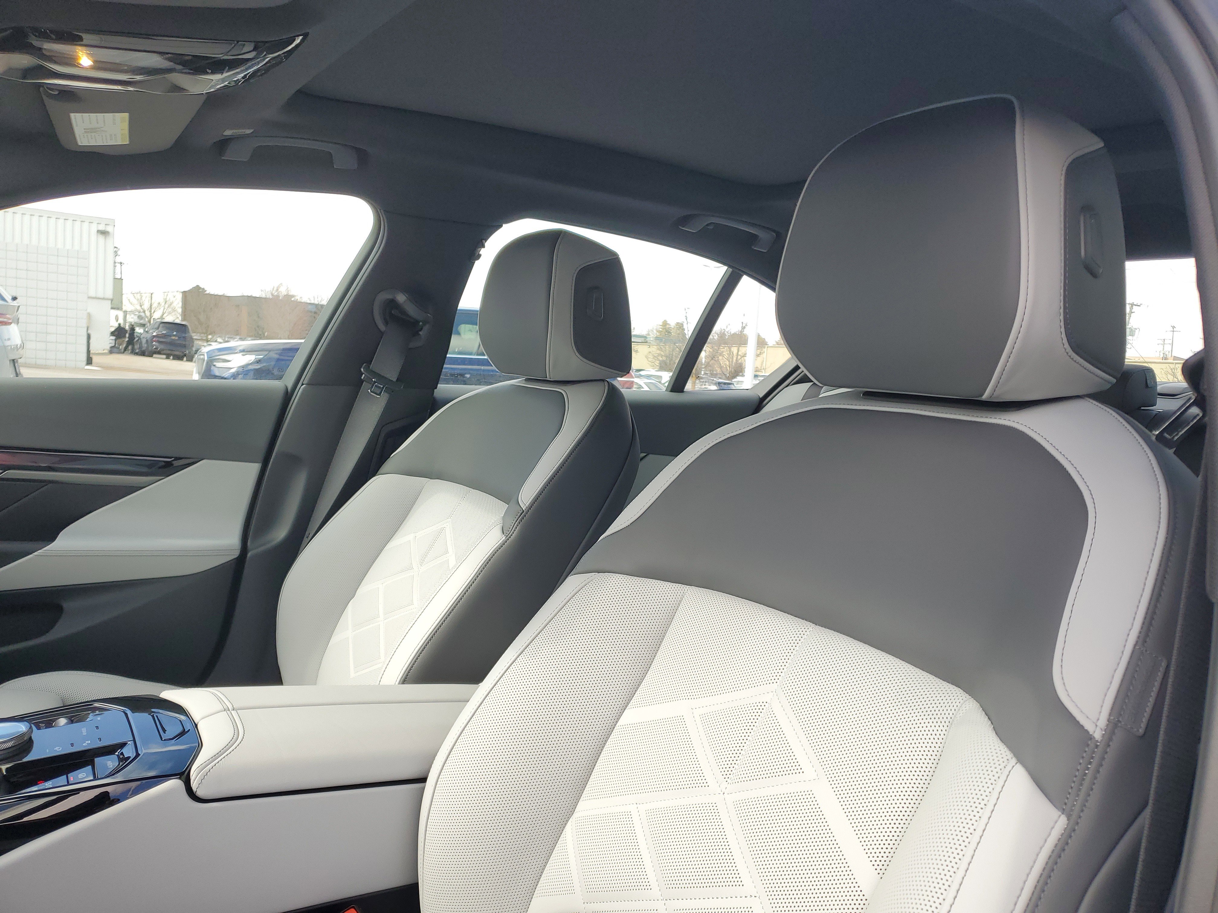 New 2026 BMW 540i xDrive w/ M Sport Package image 7