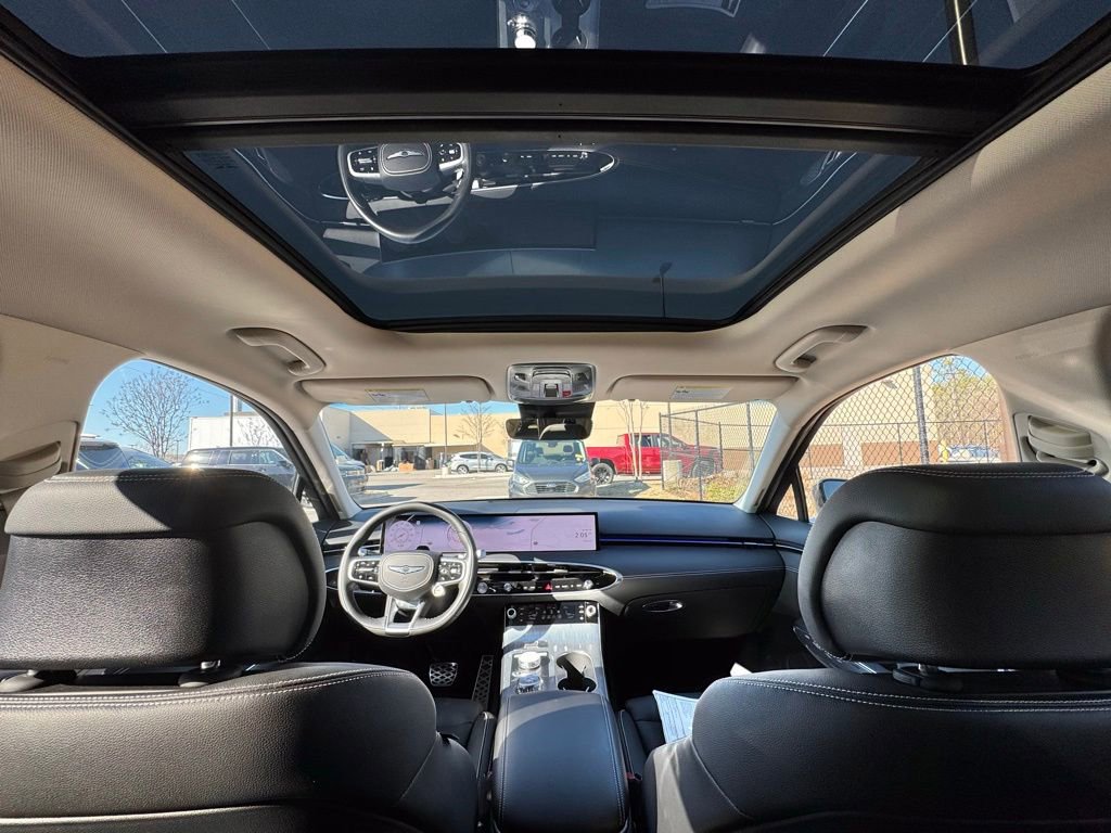 Used 2026 Genesis Electrified GV70 Advanced image 3