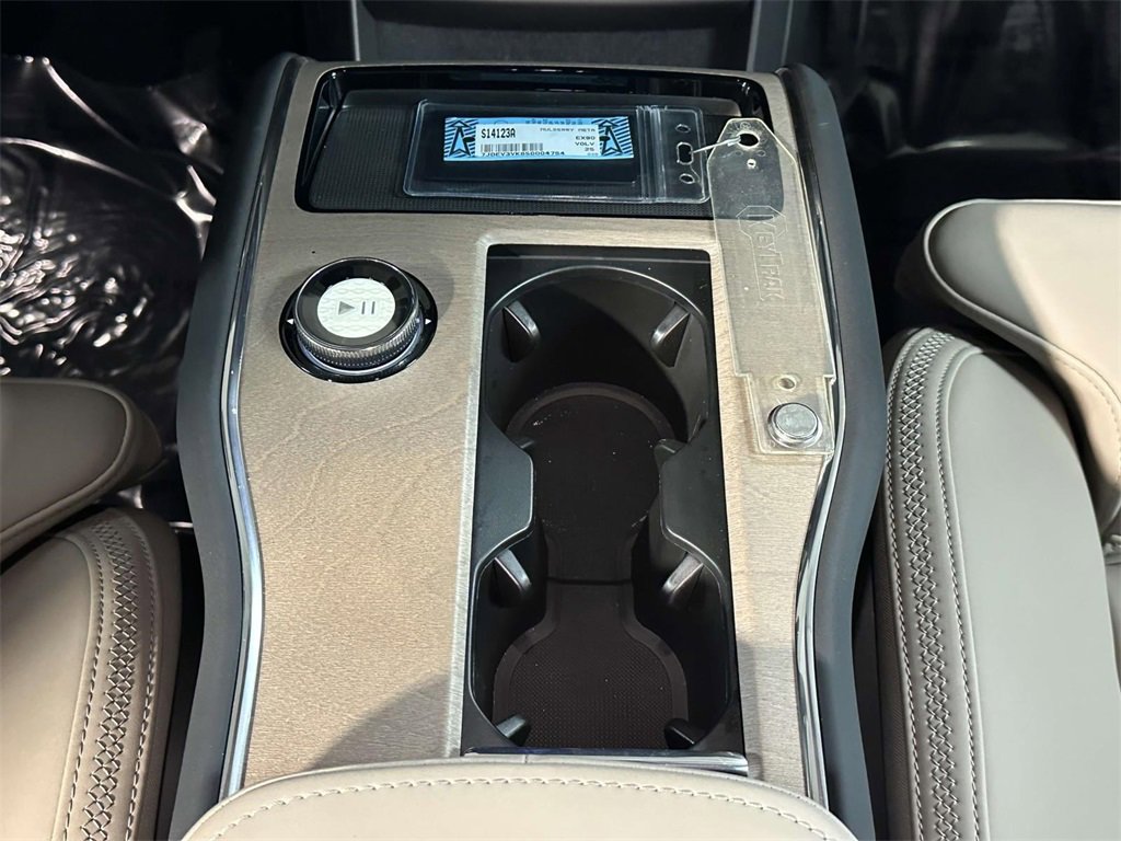 Used 2025 Volvo EX90 Plus image 20