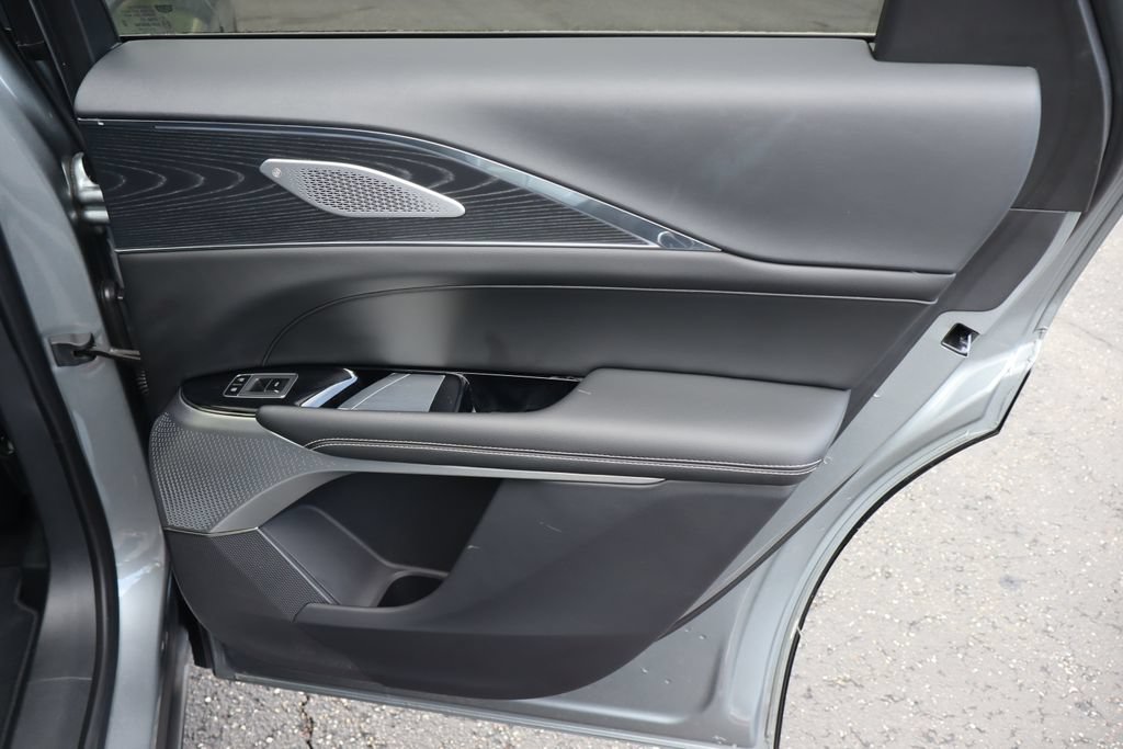 Used 2024 Cadillac Lyriq Sport RWD image 37
