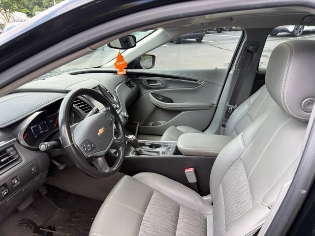 Used 2018 Chevrolet Impala LT w/ Sunroof and Spoiler Package FWD image 11