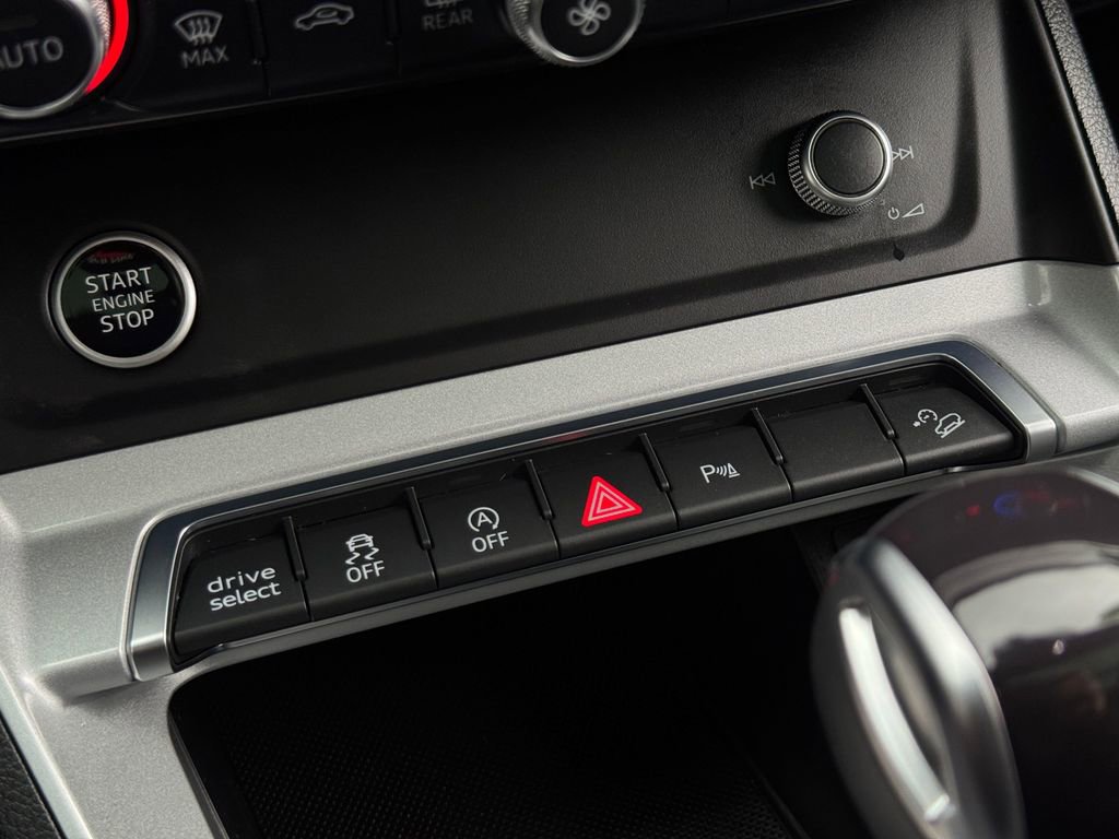 Used 2022 Audi Q3 2.0T Premium w/ Convenience Package image 33