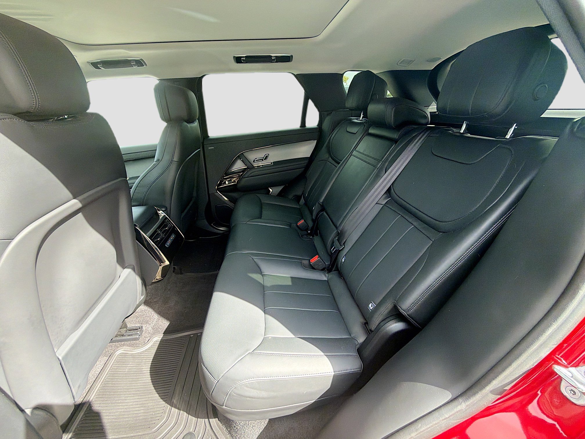 Used 2024 Land Rover Range Rover Sport SE image 22