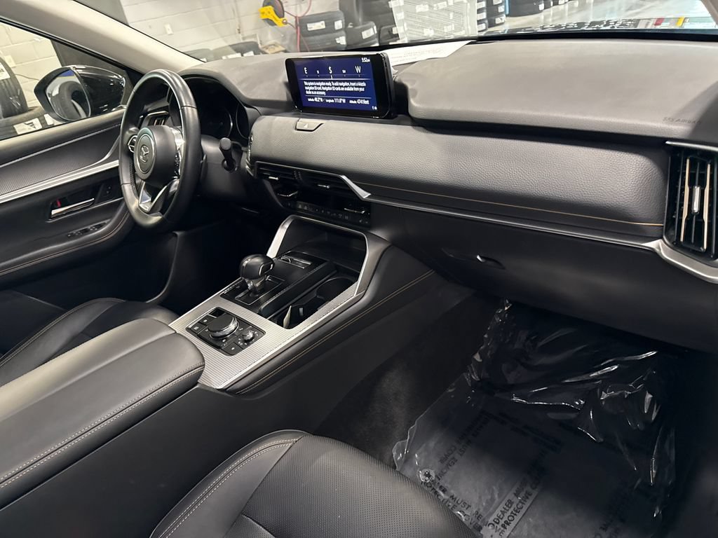 Used 2024 MAZDA CX-90 3.3 Turbo w/ Preferred Package AWD/4WD image 17