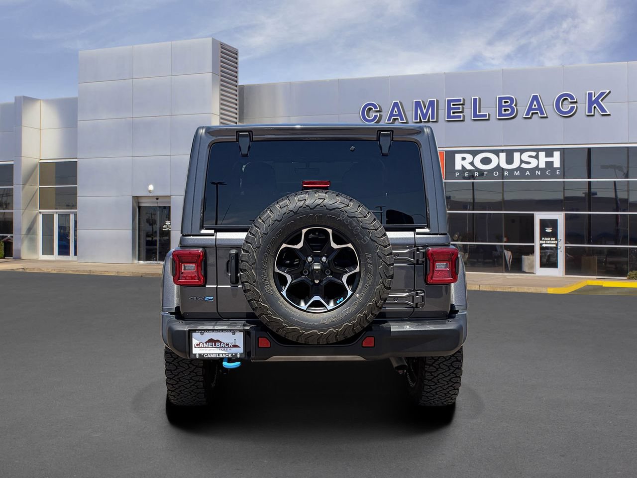 Used 2022 Jeep Wrangler Unlimited Rubicon 4xe w/ Steel Bumper Group AWD/4WD image 5