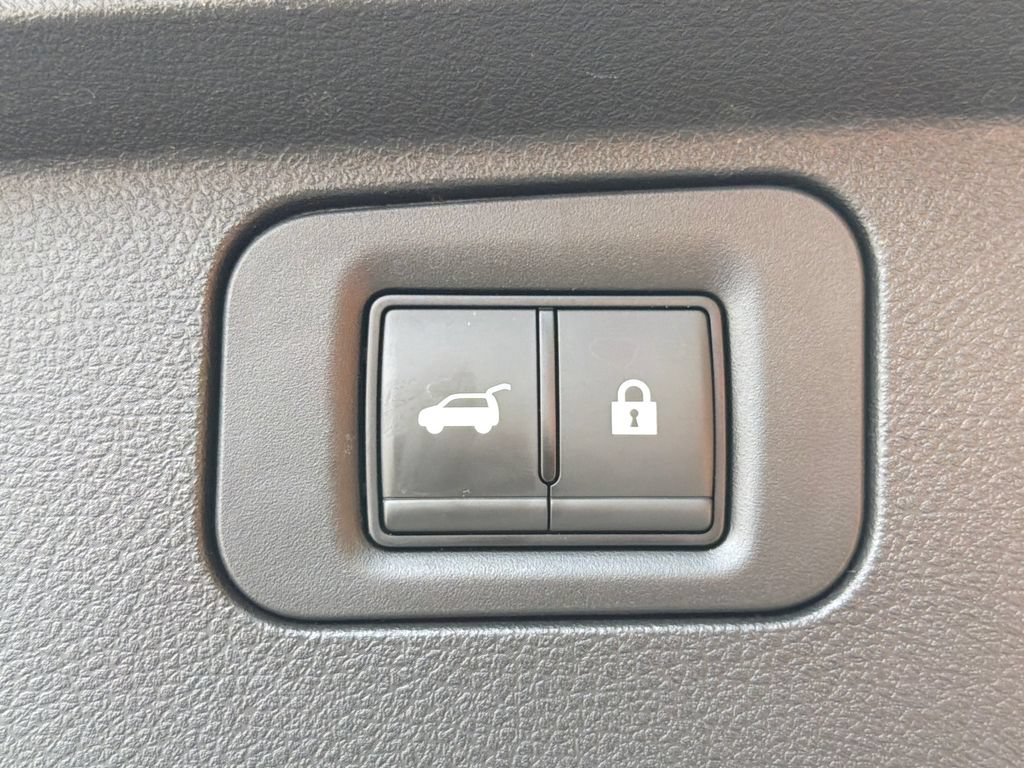 Used 2025 Nissan Armada PRO-4X AWD/4WD image 39