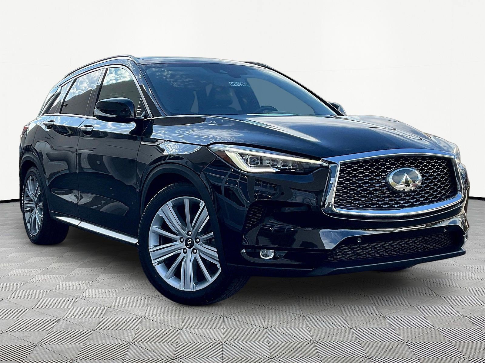Used 2021 INFINITI QX50 Sensory w/ Cargo Package AWD/4WD image 3