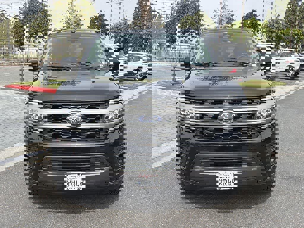 Used 2024 Ford Expedition Max XLT image 2