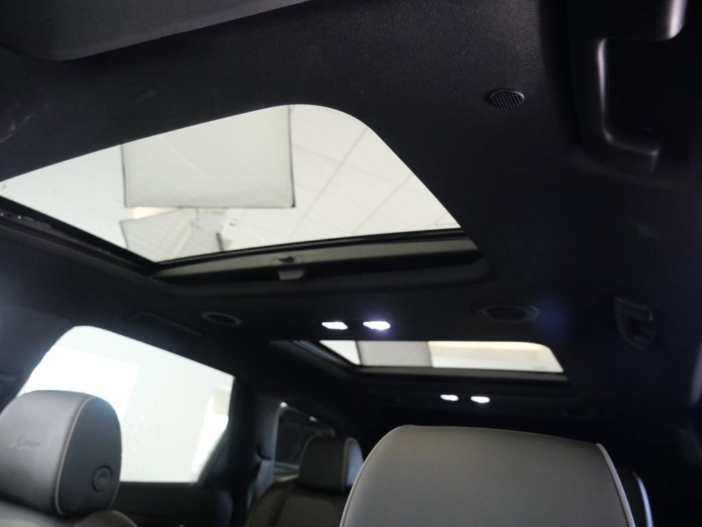 Used 2024 Buick Enclave Avenir w/ Avenir Technology Package AWD/4WD image 26