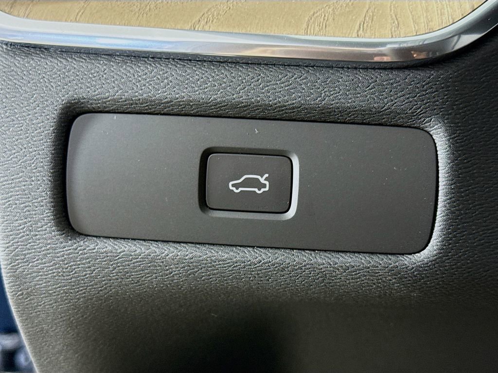 New 2026 Volvo XC60 B5 Core image 10