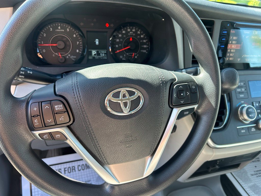 Used 2015 Toyota Sienna LE FWD image 25