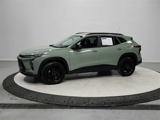 Used 2024 Chevrolet Trax ACTIV w/ Driver Confidence Package image 3