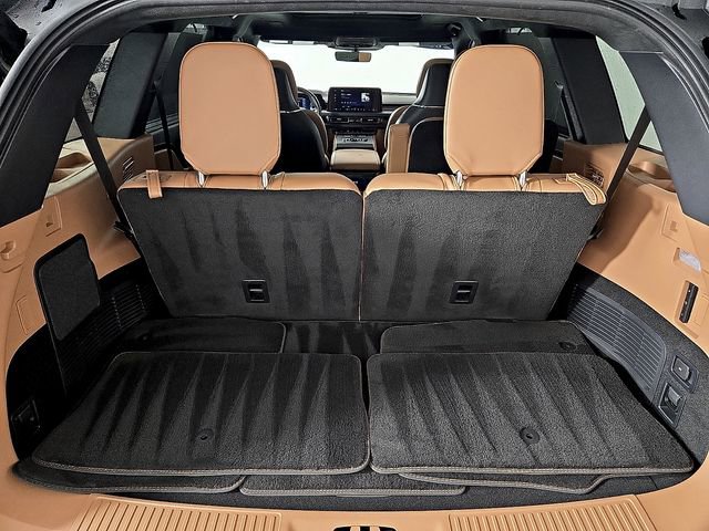 Used 2025 Lincoln Aviator Black Label AWD/4WD image 32
