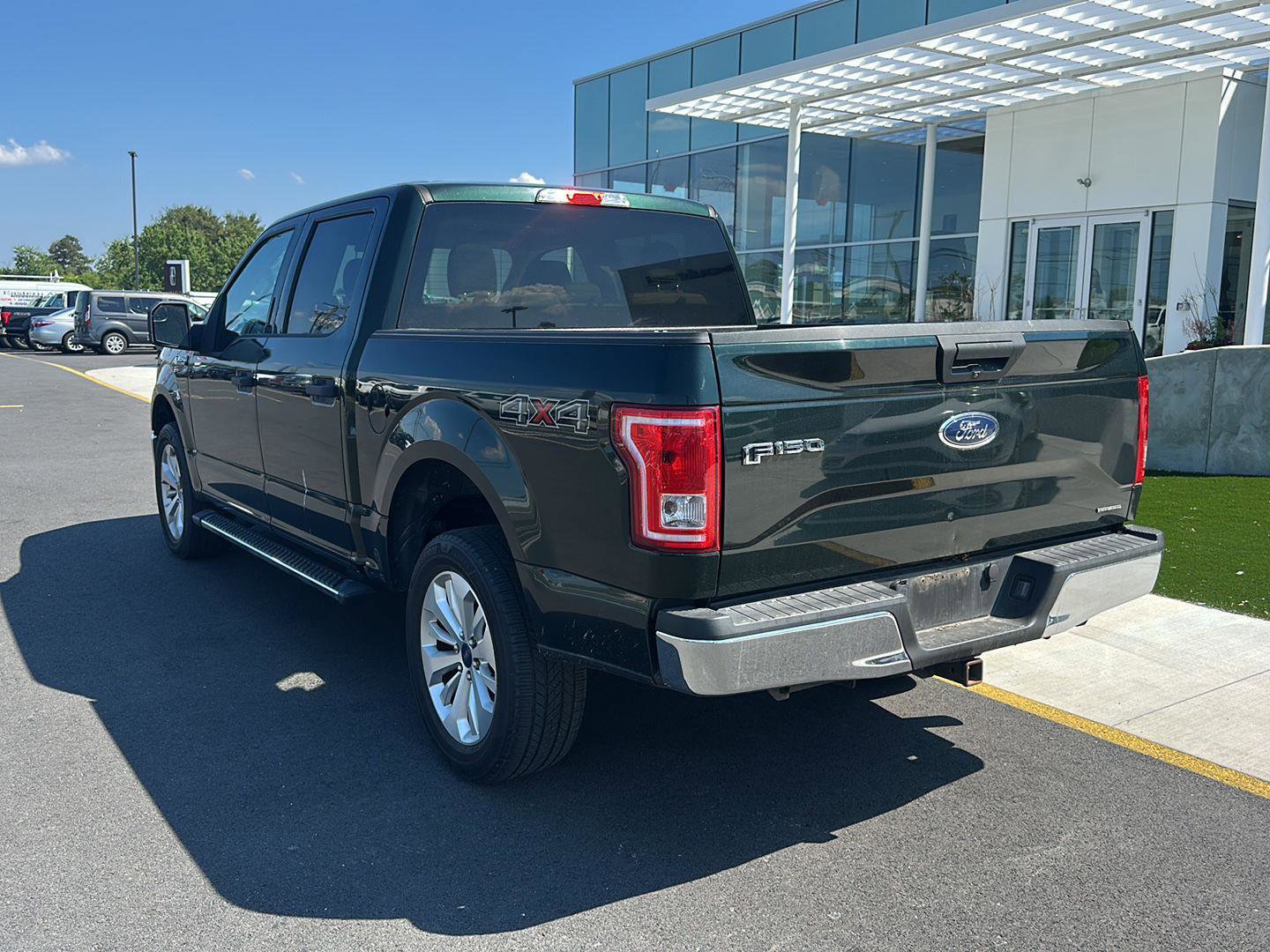 Used 2015 Ford F150 XLT w/ Equipment Group 301A Mid AWD/4WD image 7