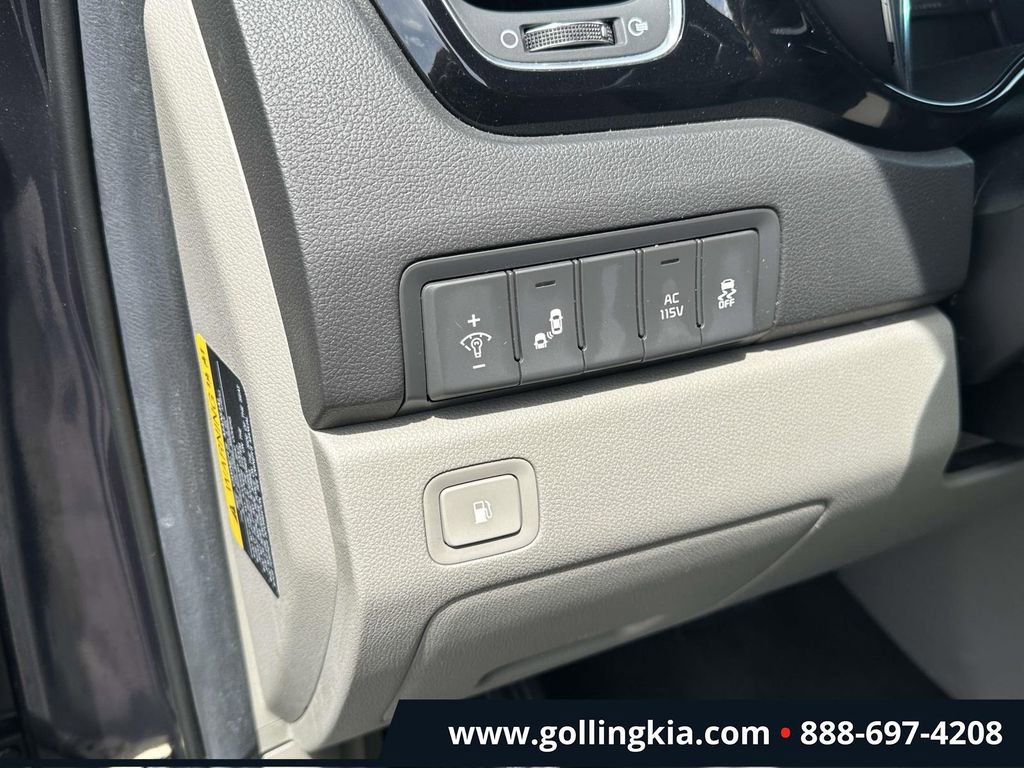 Used 2015 Kia Sedona SX FWD image 19