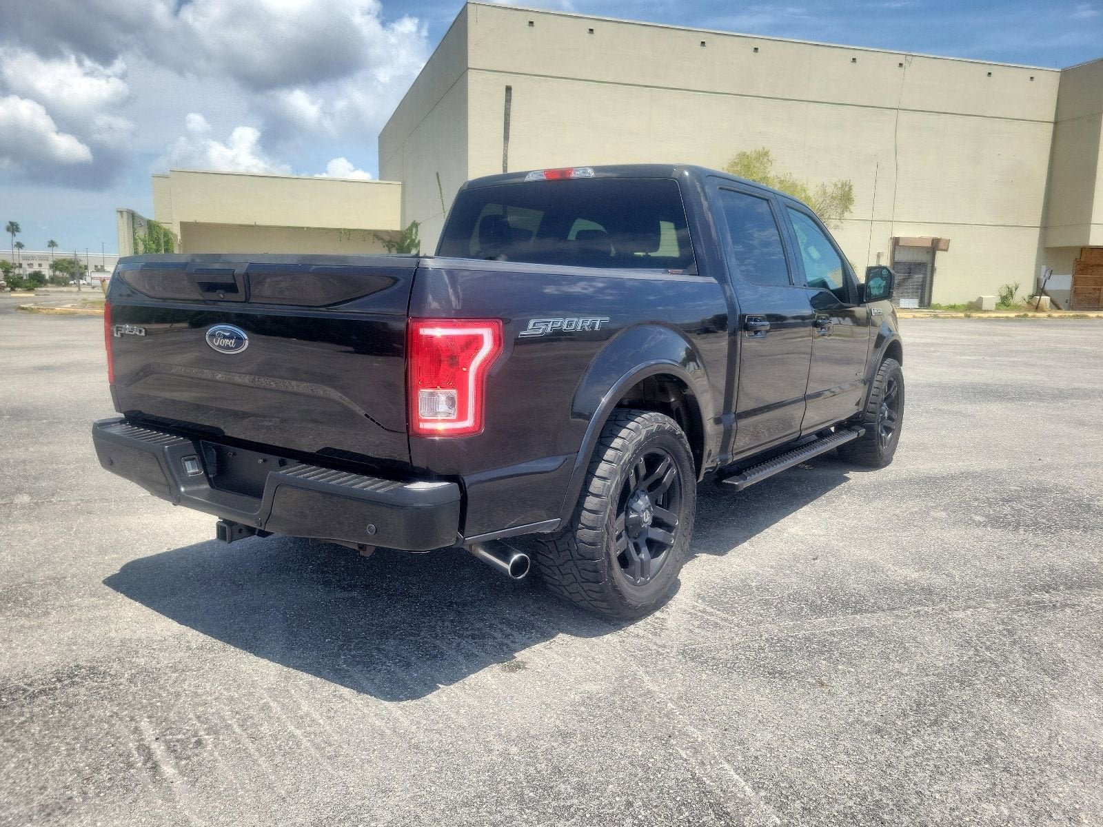 Used 2015 Ford F150 XLT w/ Equipment Group 301A Mid RWD image 6