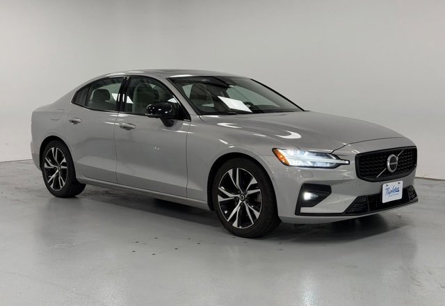 Used 2023 Volvo S60 B5 Plus image 5