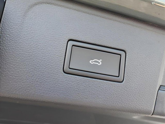 New 2026 Volkswagen Atlas SE image 9