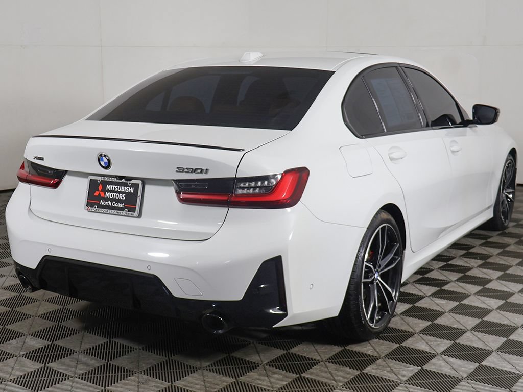 Used 2023 BMW 330i xDrive Sedan w/ M Sport Package AWD/4WD image 10