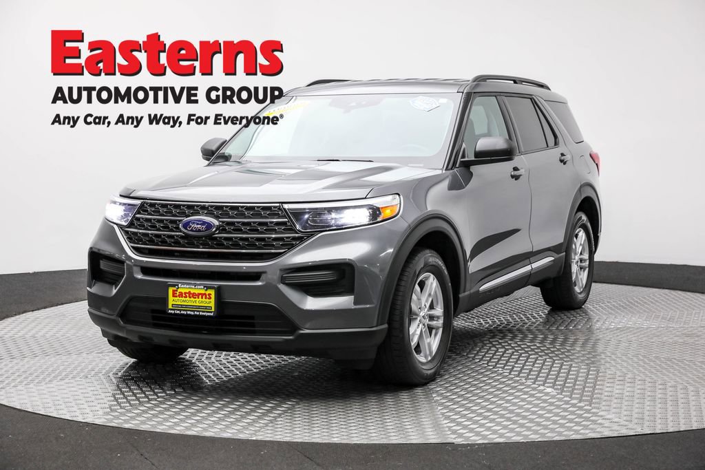 Used 2022 Ford Explorer XLT image 1