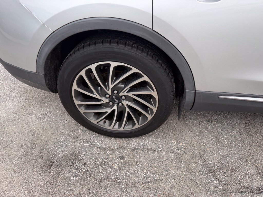 Used 2019 Lincoln Nautilus Reserve FWD image 5
