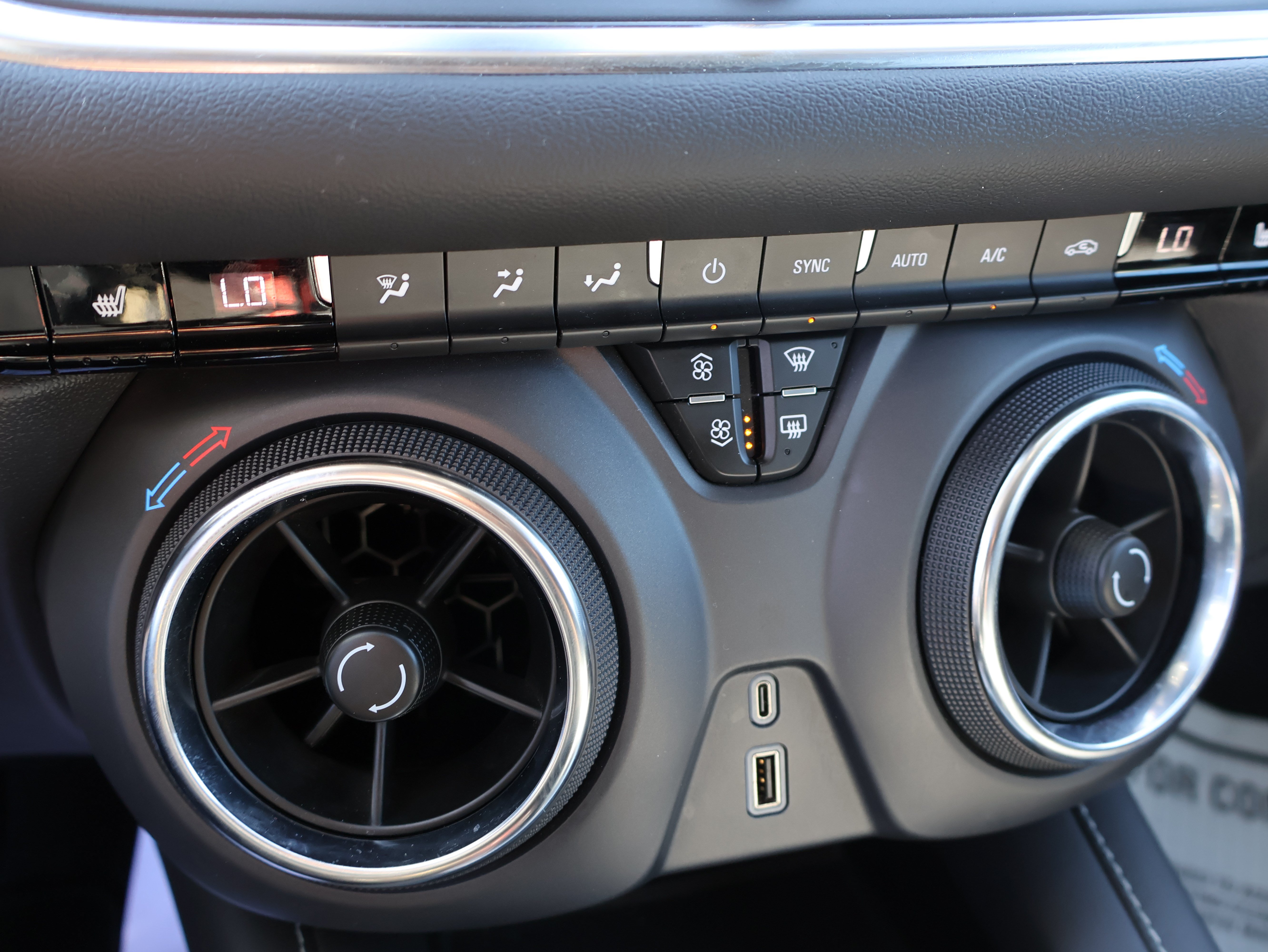 Used 2025 Chevrolet Blazer LT AWD/4WD image 26