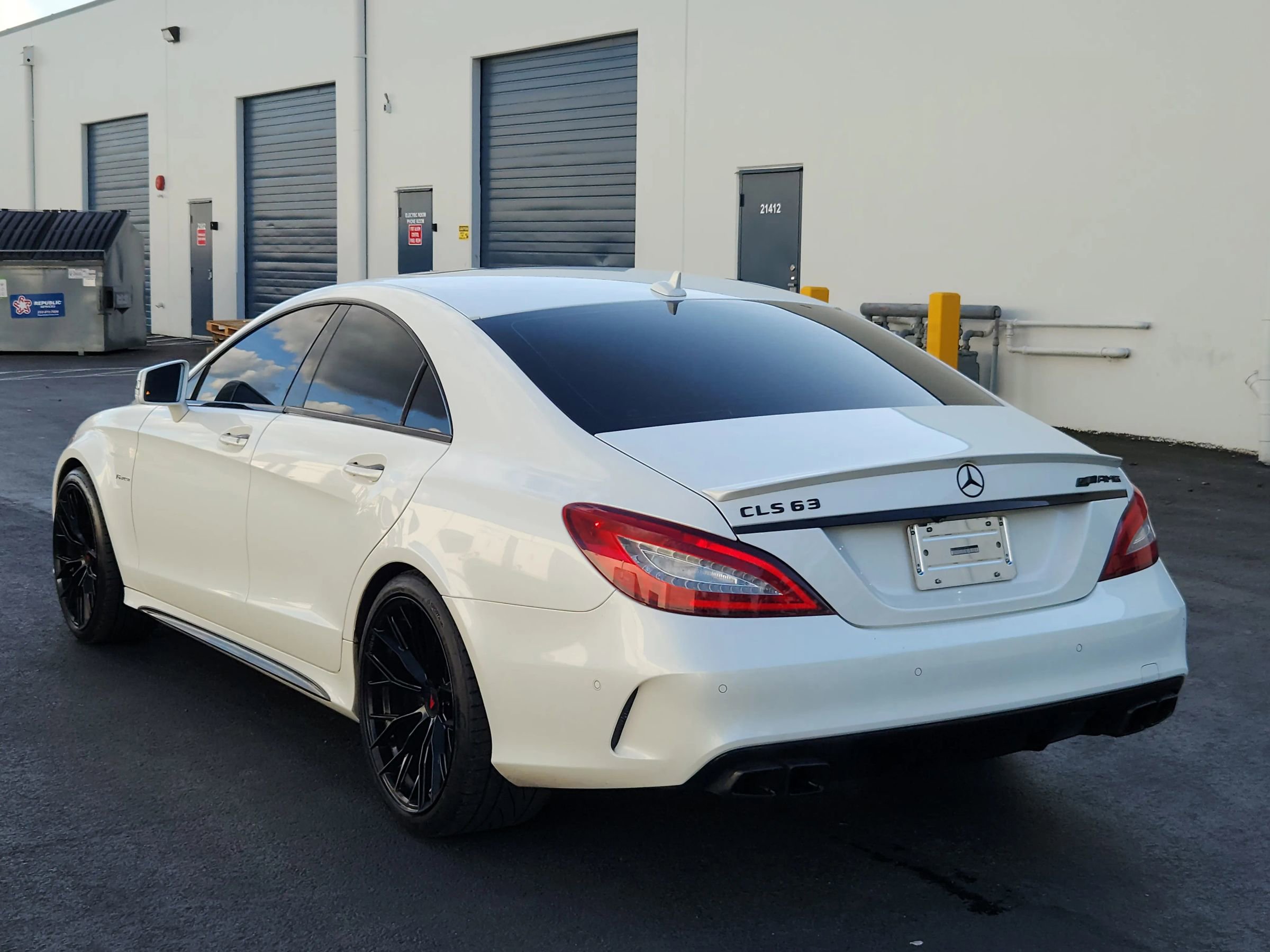 Used 2015 Mercedes-Benz CLS 63 AMG S-Model w/ Premium Package II image 3