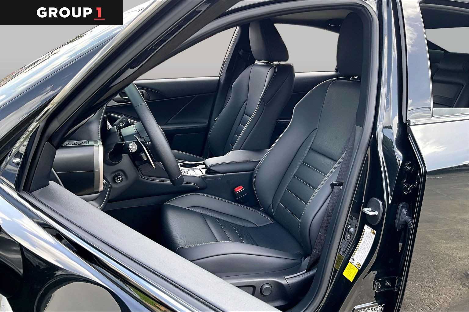 Used 2026 Lexus IS 350 F Sport w/ Technology Package RWD image 7