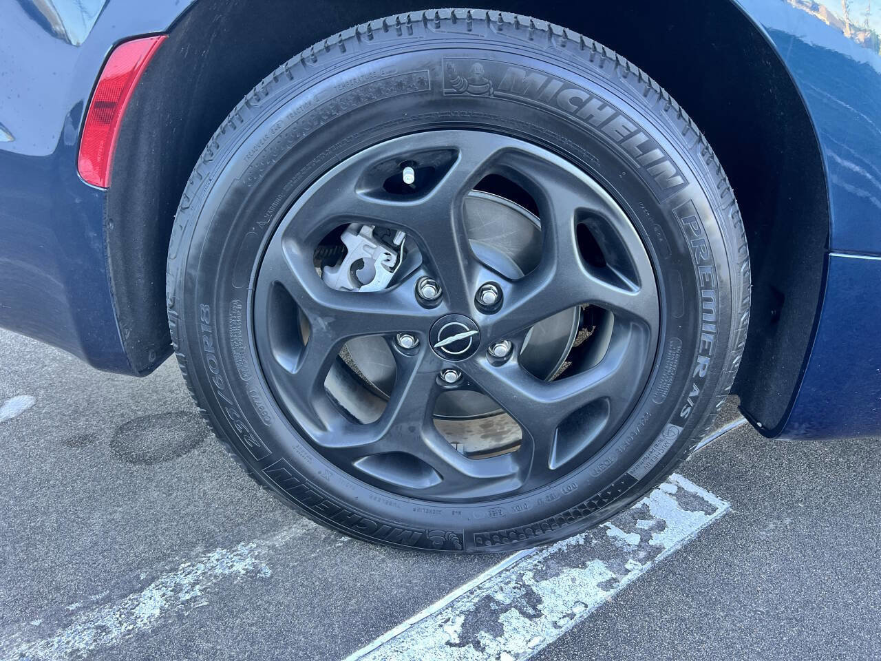 Used 2023 Chrysler Pacifica Touring-L w/ S Appearance Package image 54