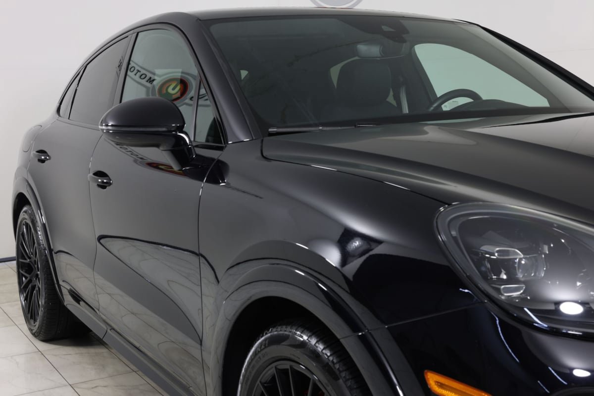 Used 2022 Porsche Cayenne GTS w/ Premium Package Plus AWD/4WD image 39
