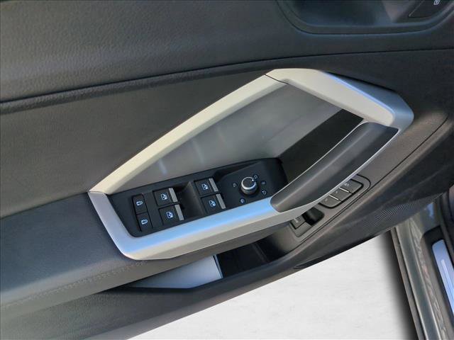 Used 2025 Audi Q3 2.0T Premium w/ Convenience Package image 12