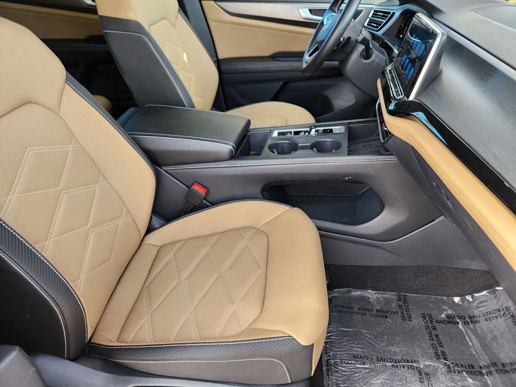 Used 2025 Volkswagen Atlas Cross Sport SE image 4