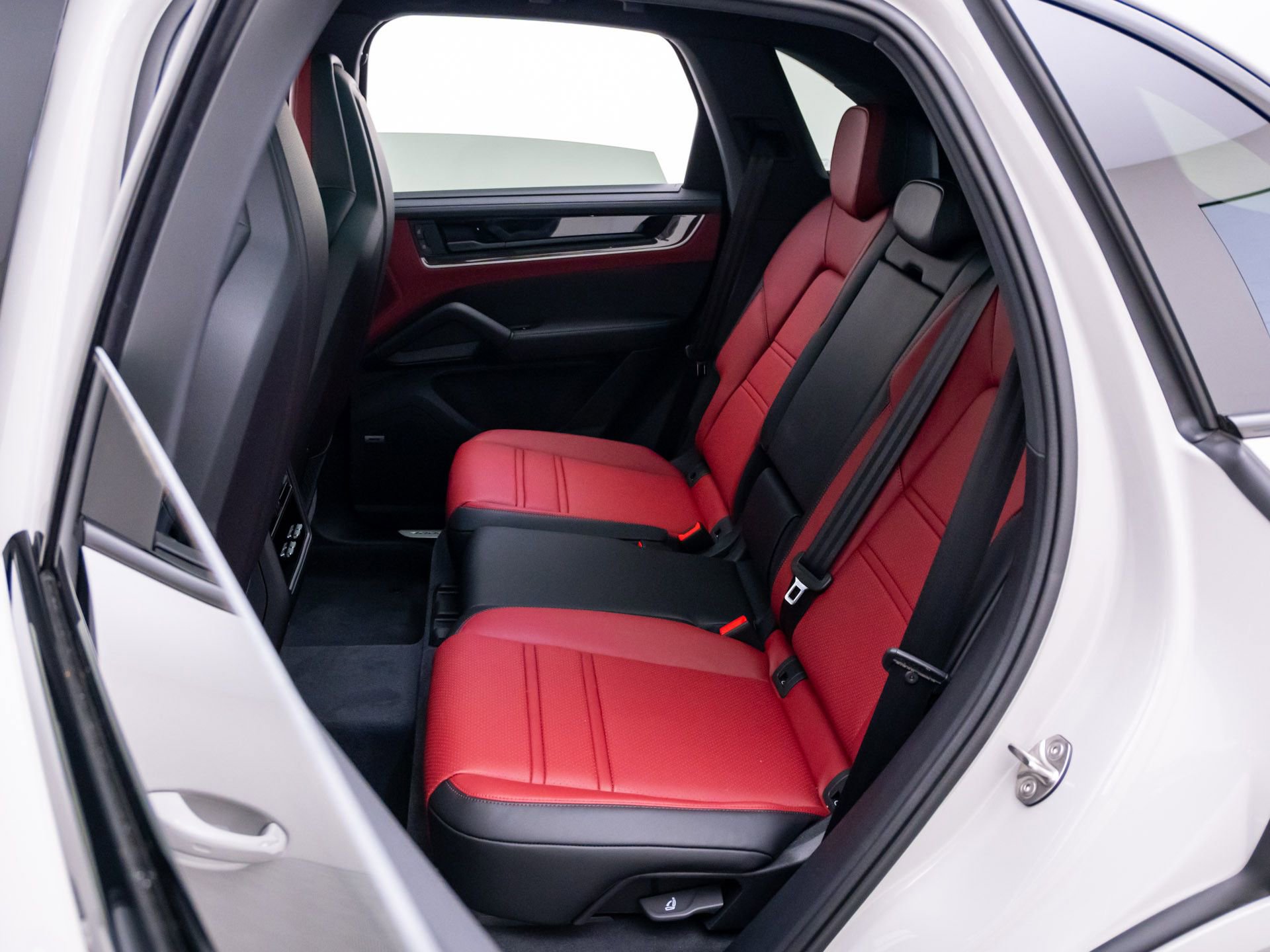 New 2026 Porsche Cayenne S AWD/4WD image 17