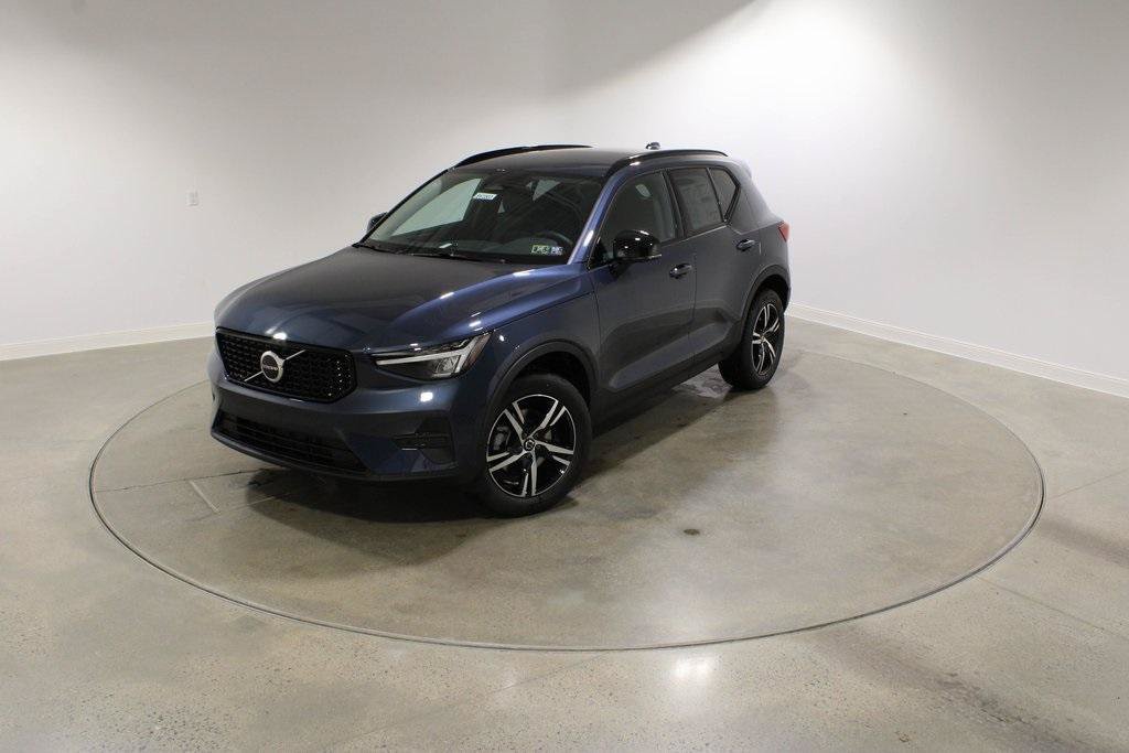 Used 2026 Volvo XC40 B5 Core w/ Climate Package