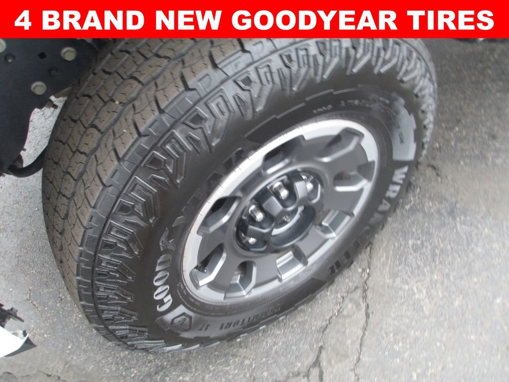 Used 2024 Ford F350 Platinum w/ Tremor Off-Road Package AWD/4WD image 3