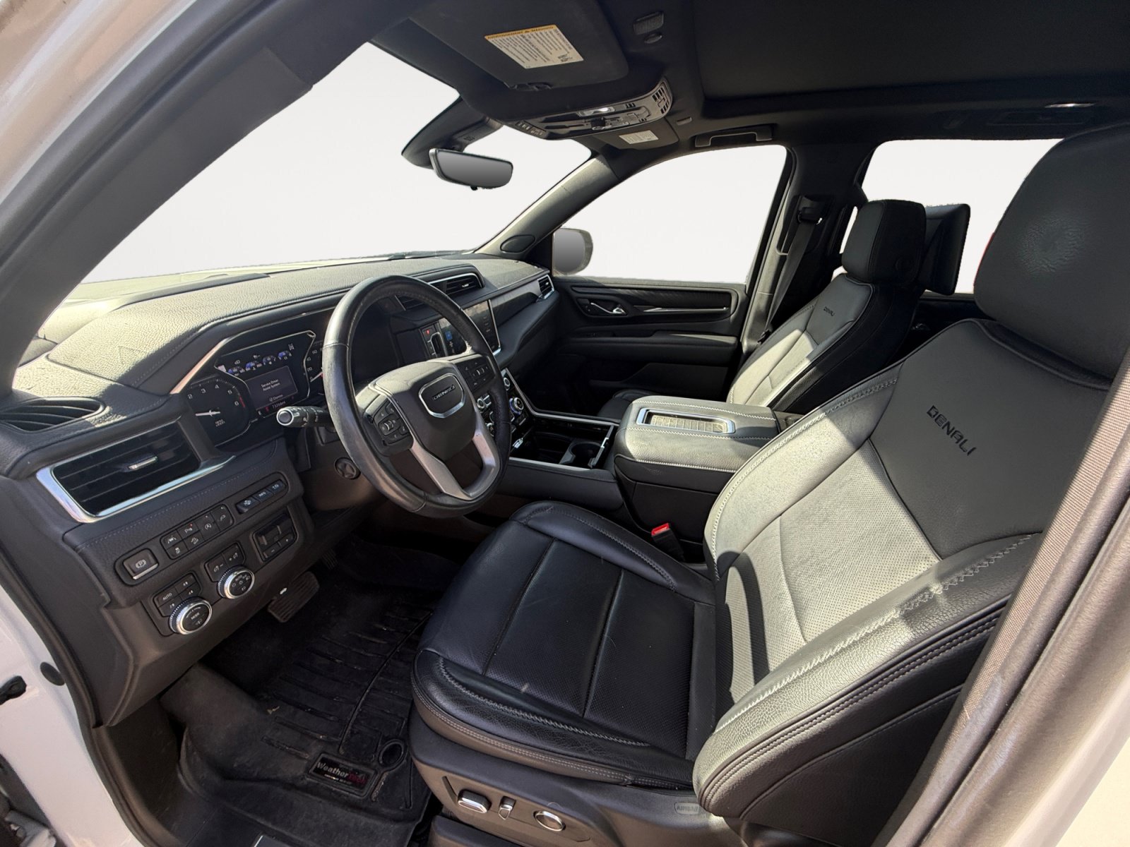 Used 2021 GMC Yukon Denali w/ Denali Ultimate Package AWD/4WD image 16