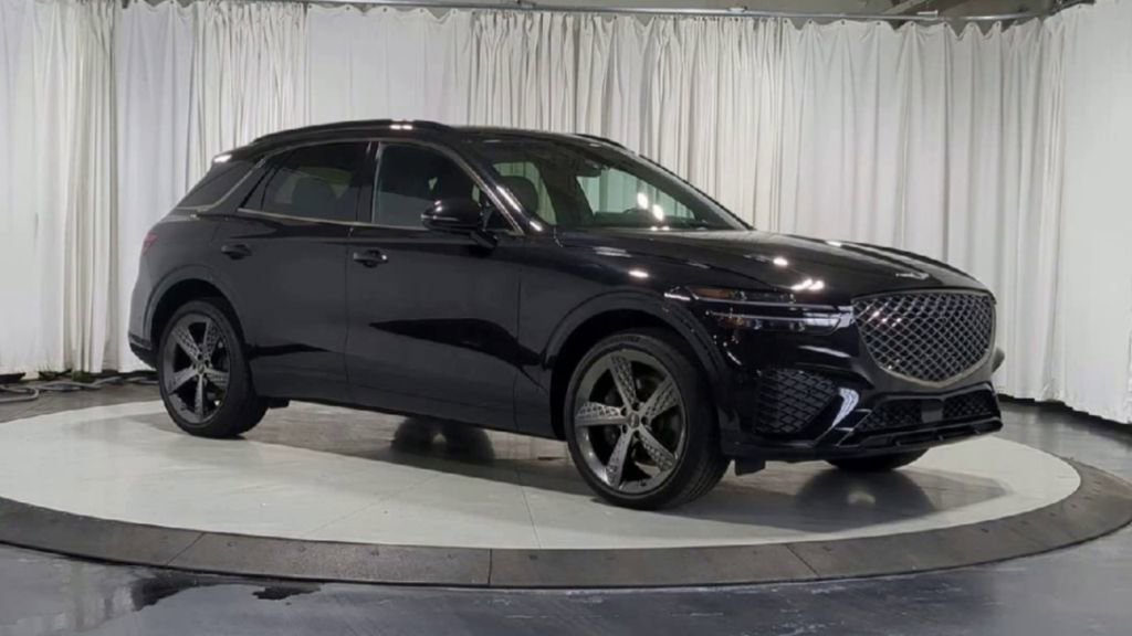 Used 2024 Genesis GV70 3.5T Sport w/ Sport Prestige Package image 2