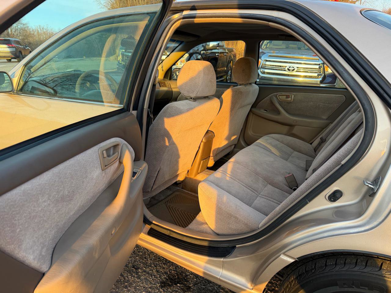 Used 1997 Toyota Camry LE FWD image 16