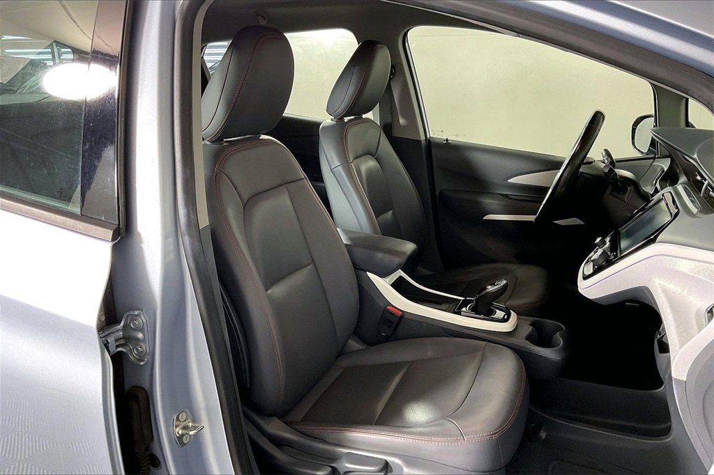 Used 2018 Chevrolet Bolt Premier w/ Driver Confidence II Package image 11