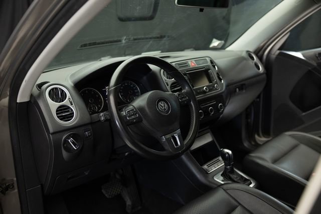 Used 2011 Volkswagen Tiguan SEL AWD/4WD image 11