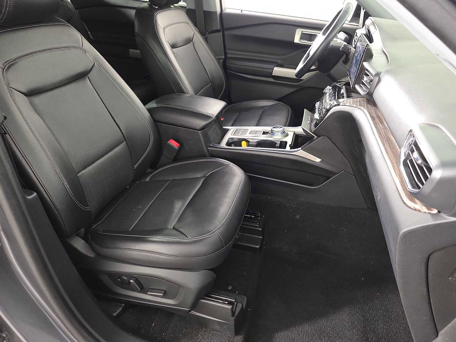 Used 2022 Ford Explorer Limited w/ Equipment Group 301A image 32