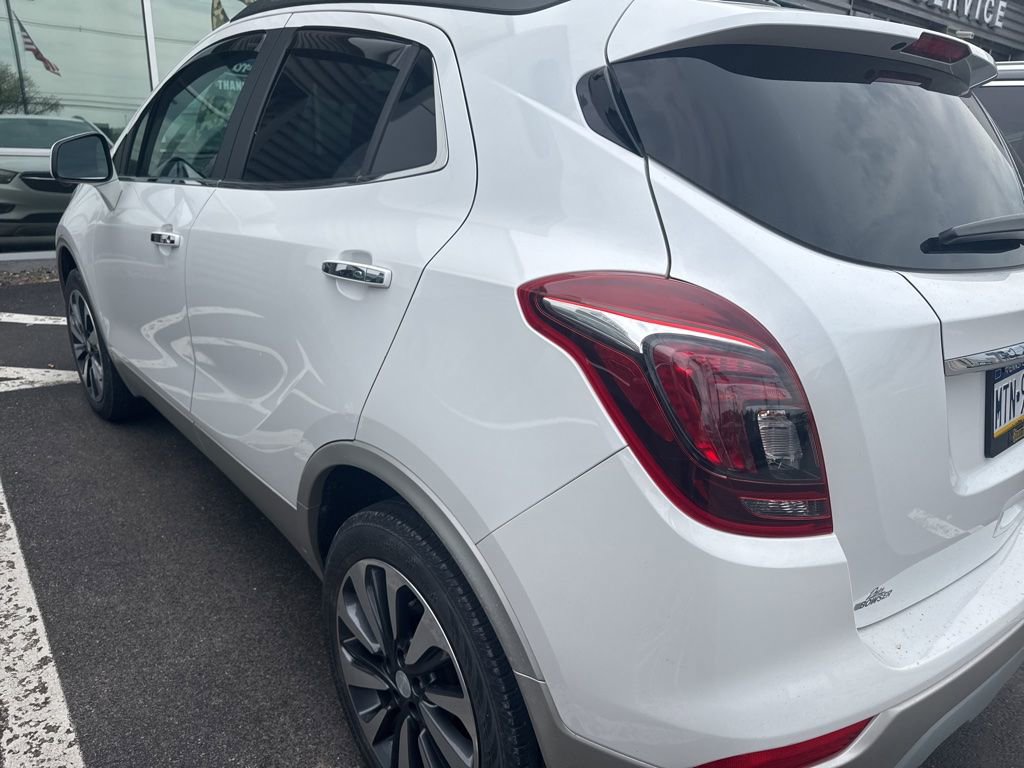 Used 2021 Buick Encore Preferred AWD/4WD image 8